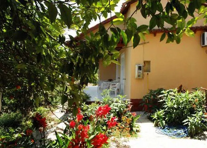 Fouxia And Apartmán Perama (Corfu)