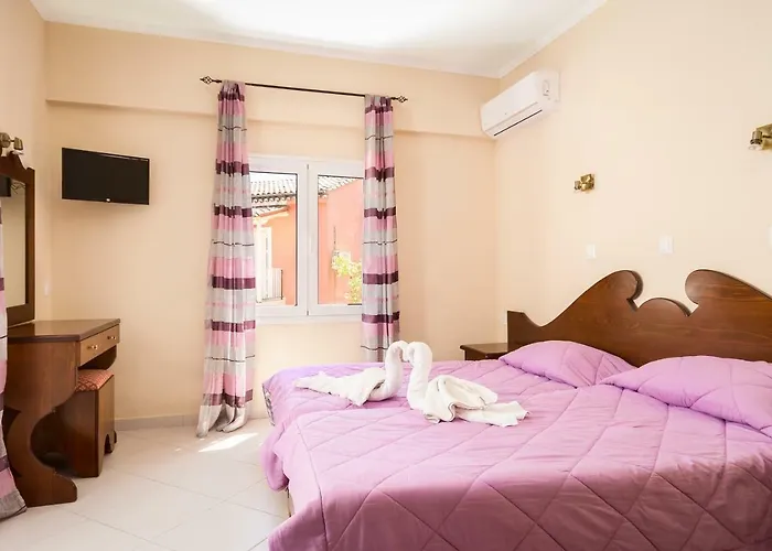 Fouxia And Apartmán Perama (Corfu)