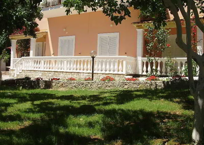 Fouxia And Apartmán Perama (Corfu)