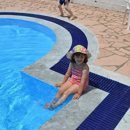 Fouxia And Lejlighed